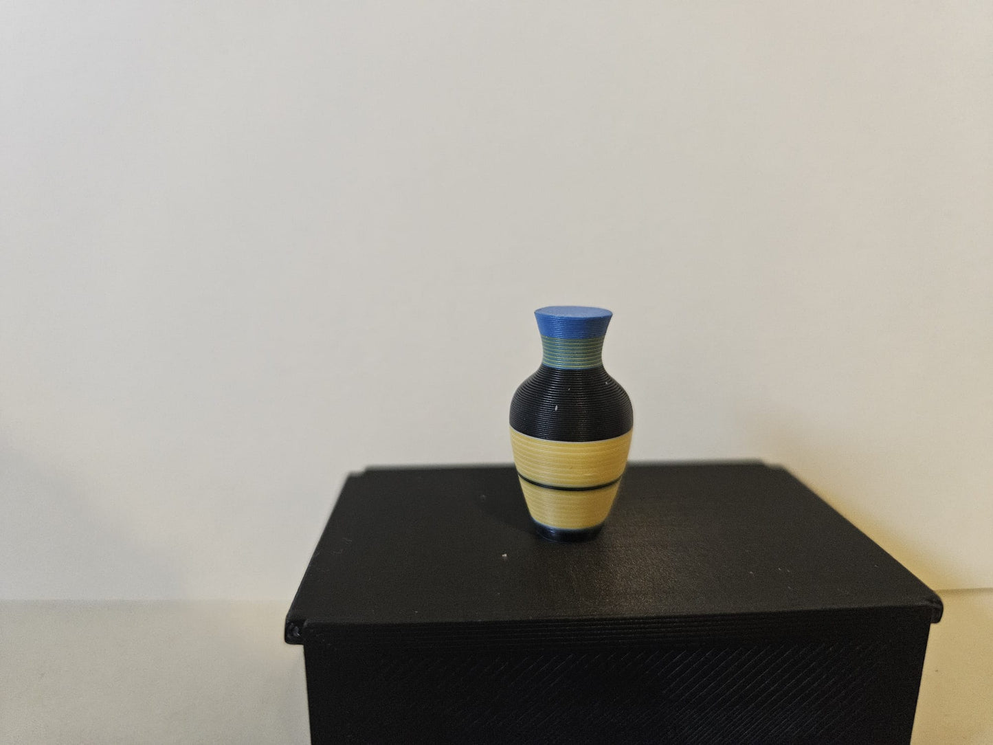 Dollhouse Vase /ornament Decoration - H 2.5cm