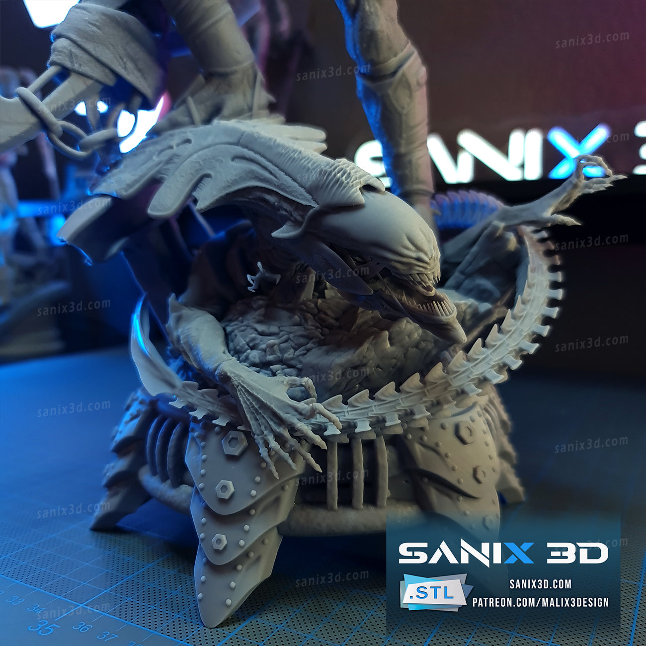 Alien vs Predator 8th scale / 275mm 3D printed model. Fan Art