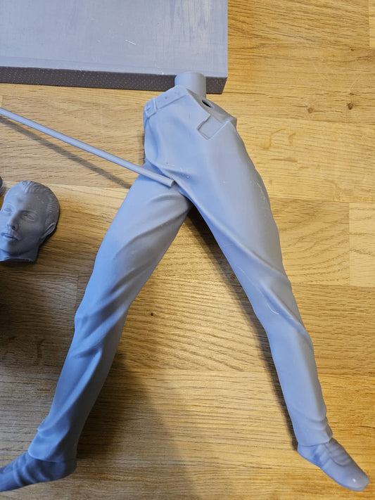 Ready to Post - Freddie Mercury Statue - Unpainted and Unassembled