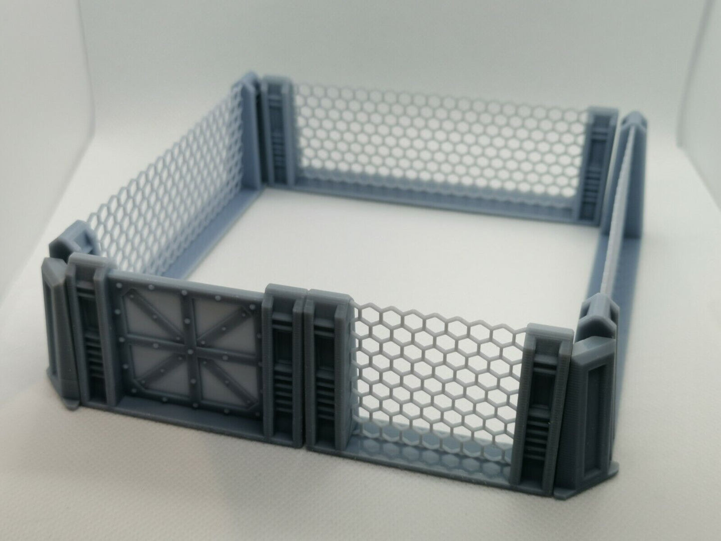 Terrain Compound / Fence - 28mm - compatible with wargaming table top gaming