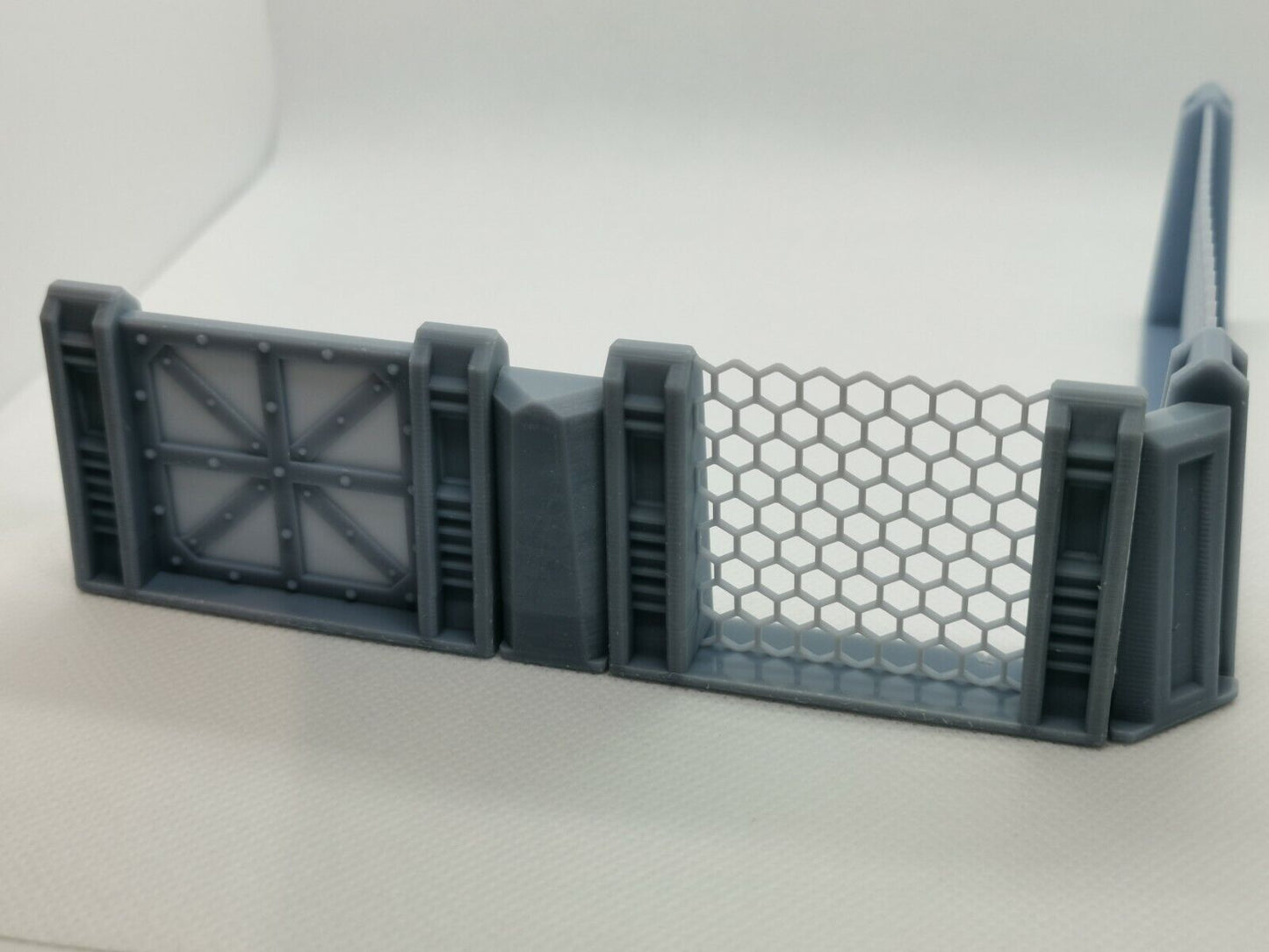 Terrain Compound / Fence - 28mm - compatible with wargaming table top gaming