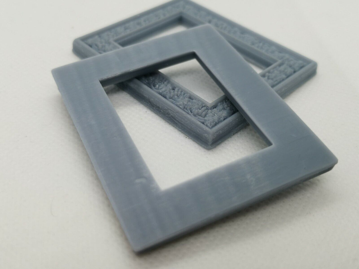 2 X Vinograd Miniature Picture Frames Miniature Dolls House (6cm x 5cm)