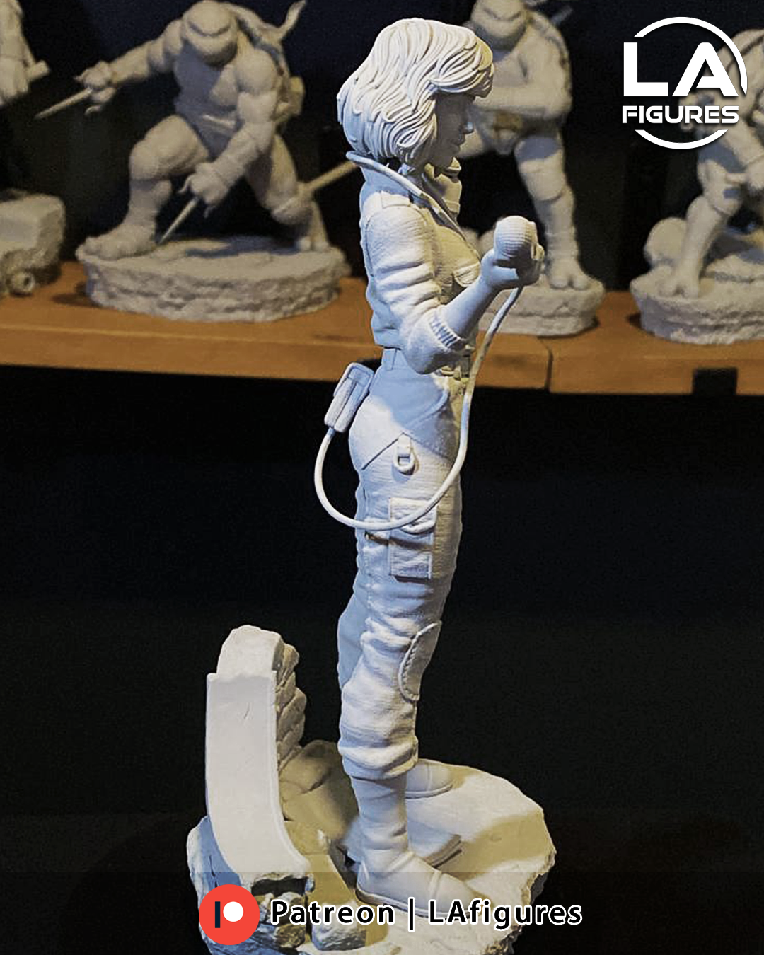 April O'Neil (TMNT) Statue - Fan Art 10 Scale (210mm) 3D Print Kit