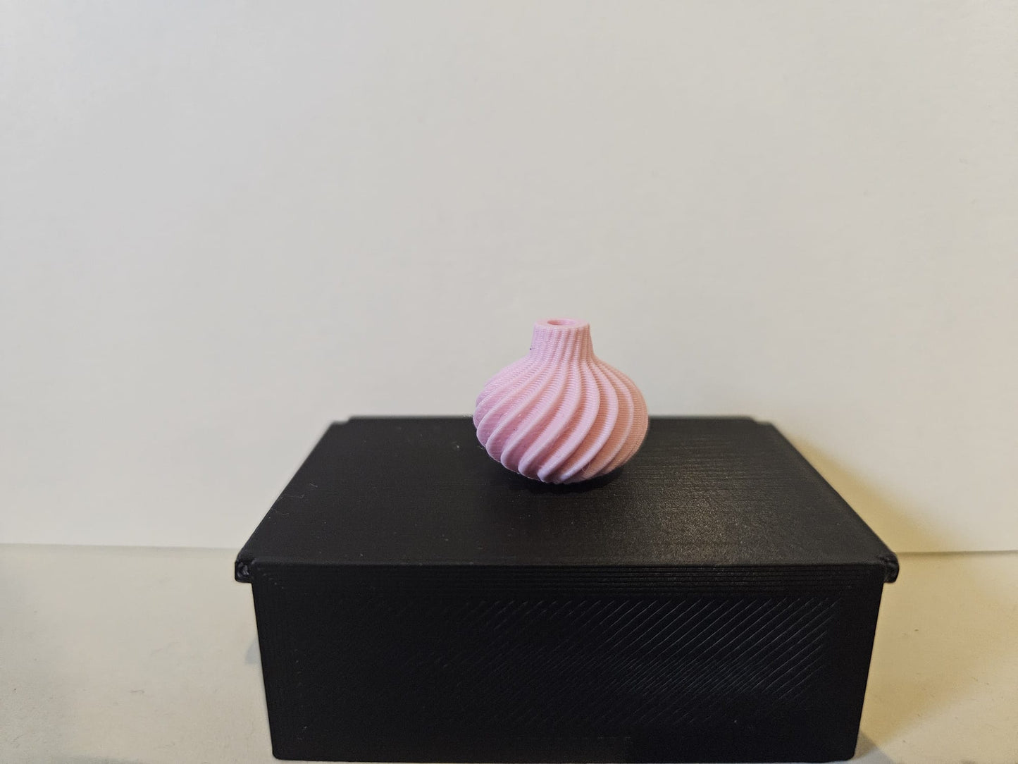 Dollhouse Vase Decoration - 2cm High