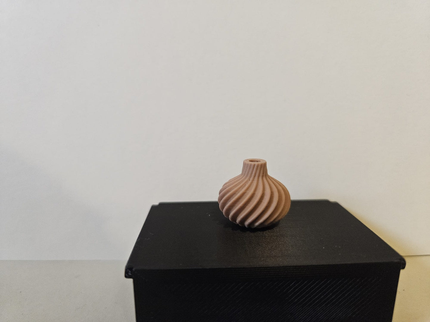Dollhouse Vase Decoration - 2cm High