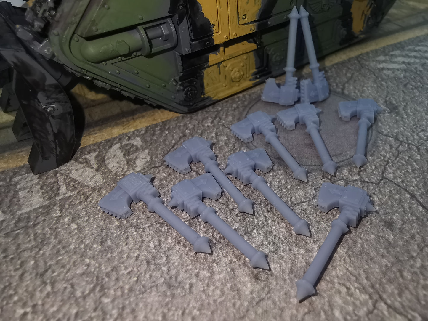 10 x  Single Blade Chain Axe -  Wargaming - Space Marines - Type 9