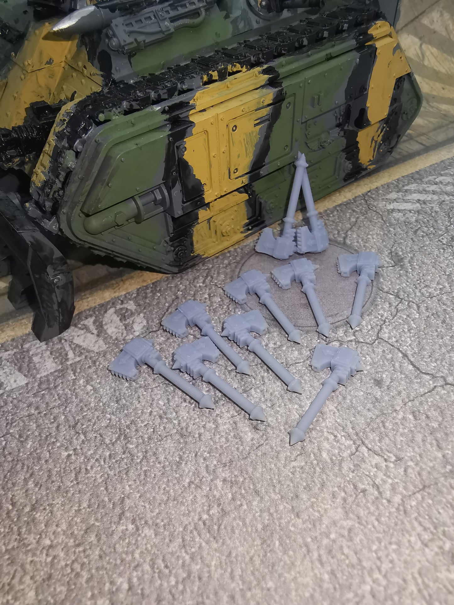 10 x  Single Blade Chain Axe -  Wargaming - Space Marines - Type 9
