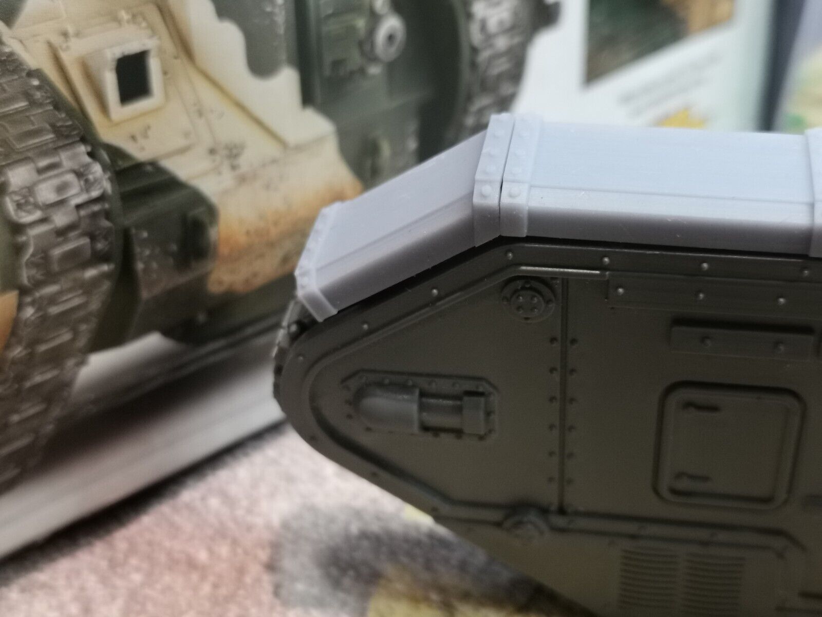 Resin 28mm Track Guards Set Compatible WH Leman Russ Tank (No Lights)