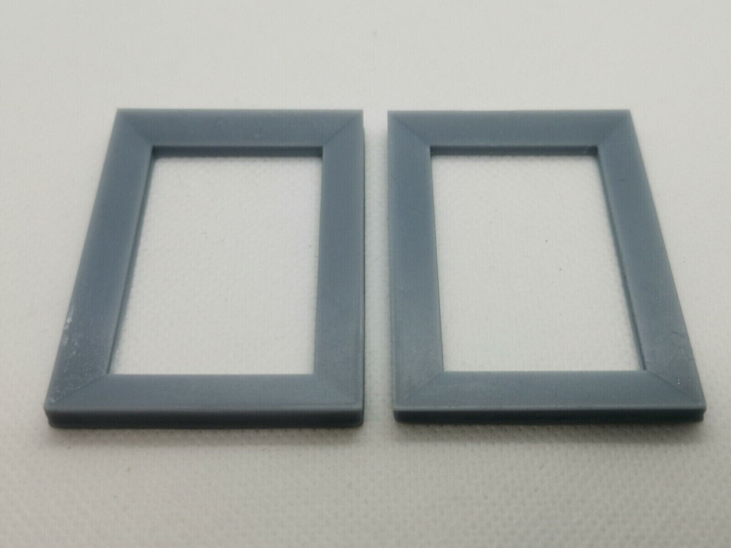 2 X Modern Miniature Picture Frames Miniature Dolls House (6cm x 4.5cm)