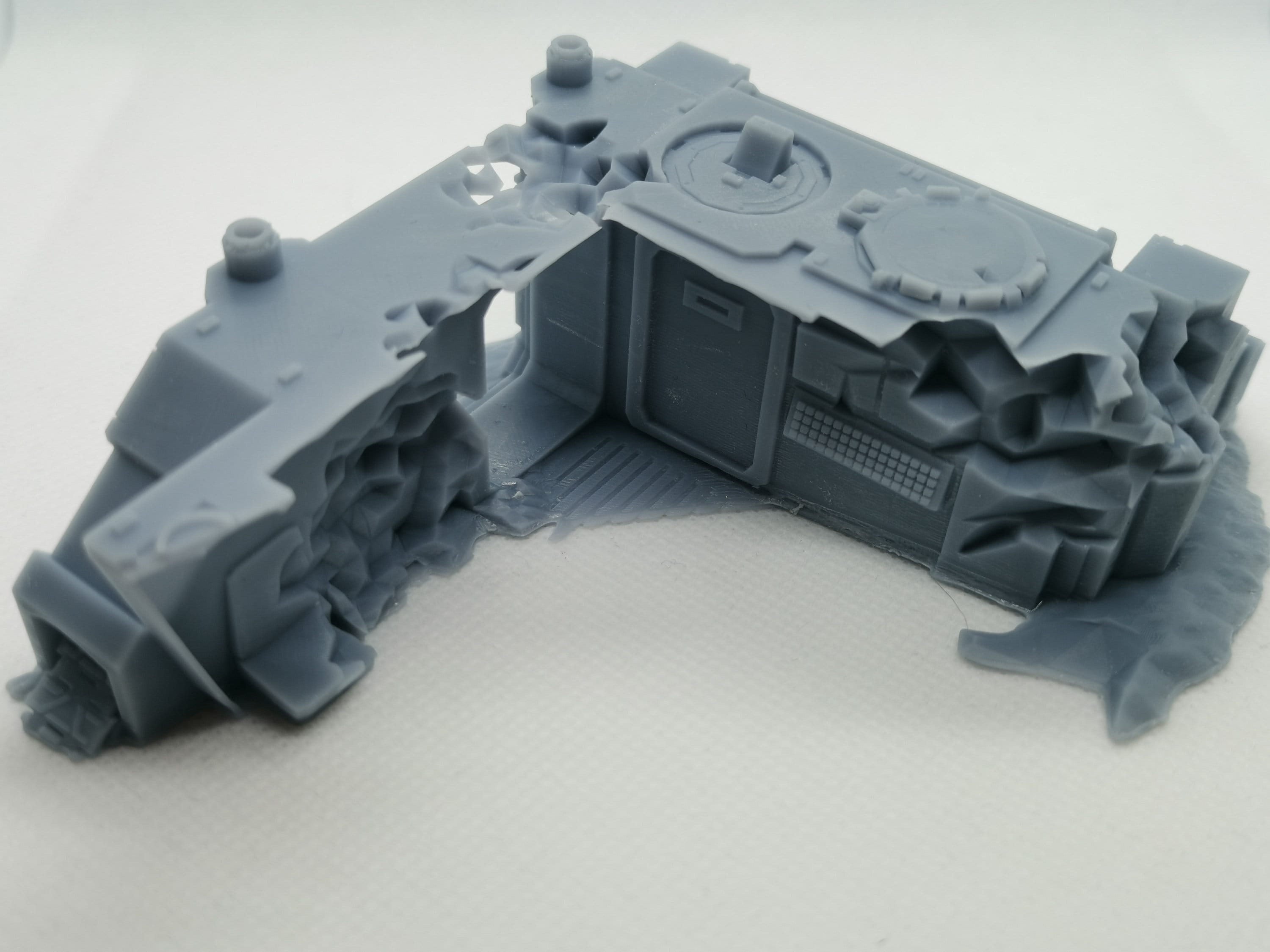 Rhino Wreck Terrain 28mm Miniature Scenery - compatible with Warhammer 40k etc