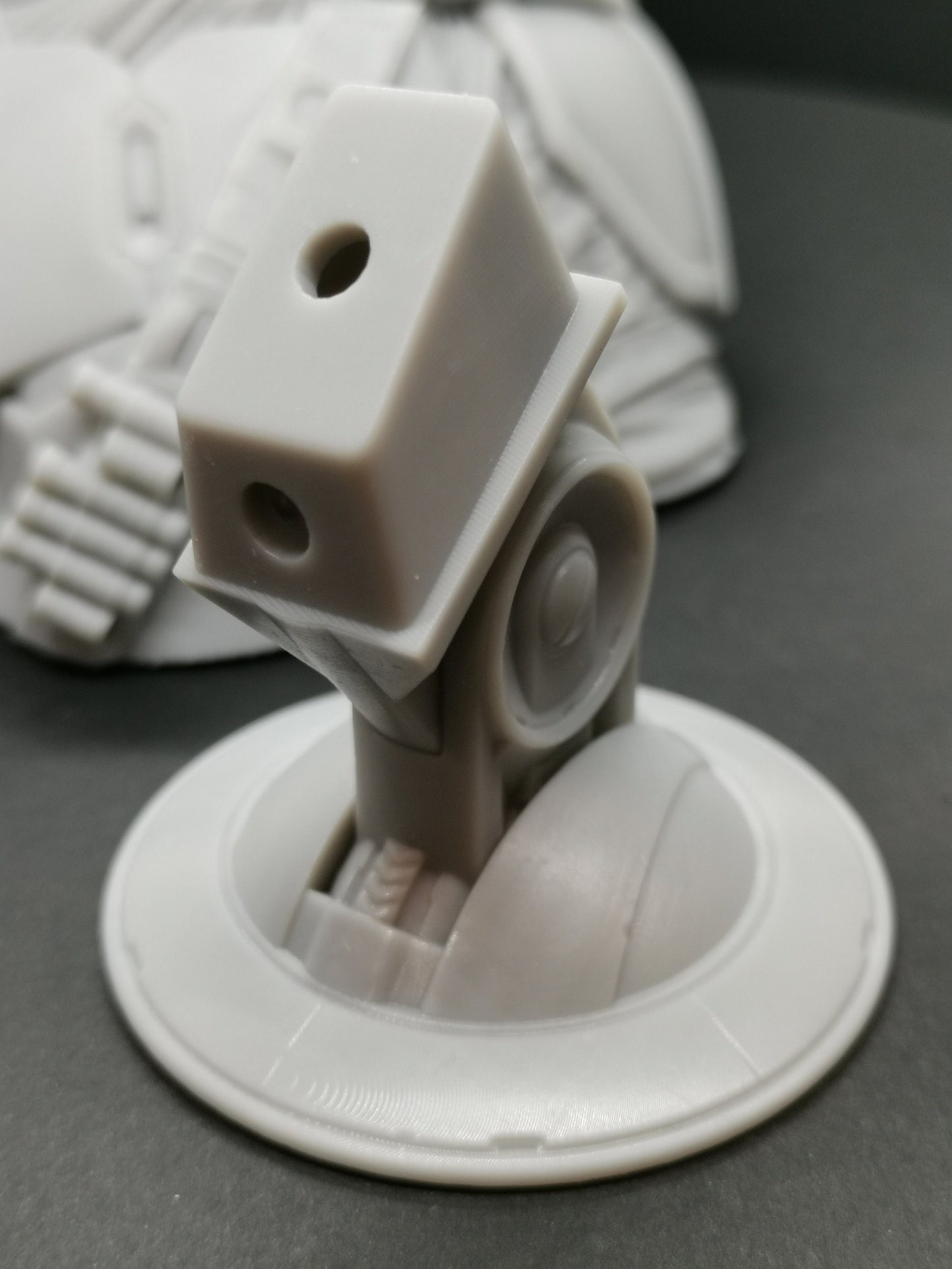 Din Djarin & Grogu Bust - Fan Art - Resin 3D Printed - 4" to 7" (102mm - 177mm)